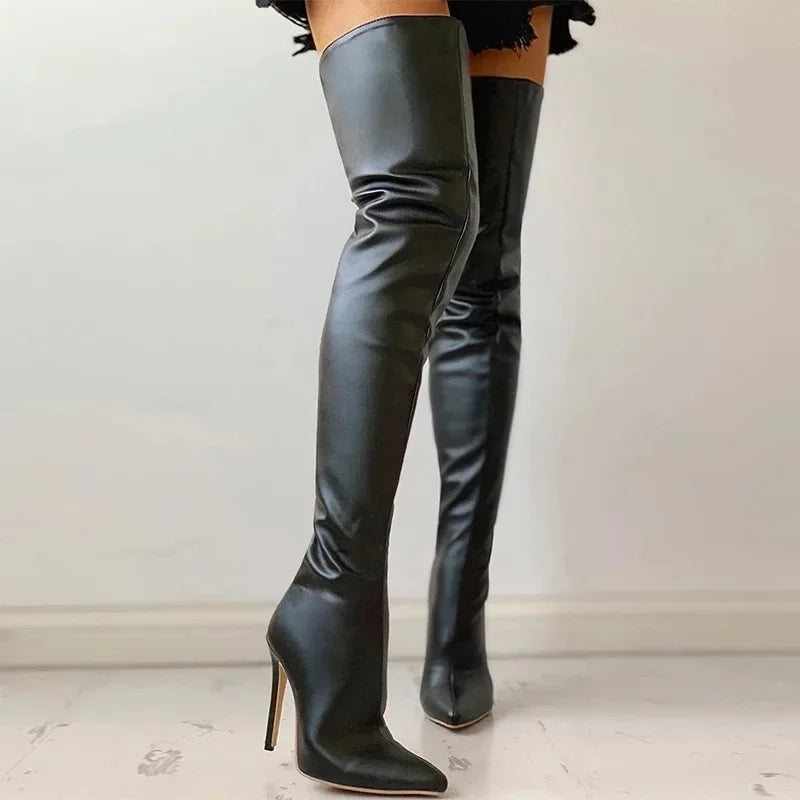 Over Fatale Boot